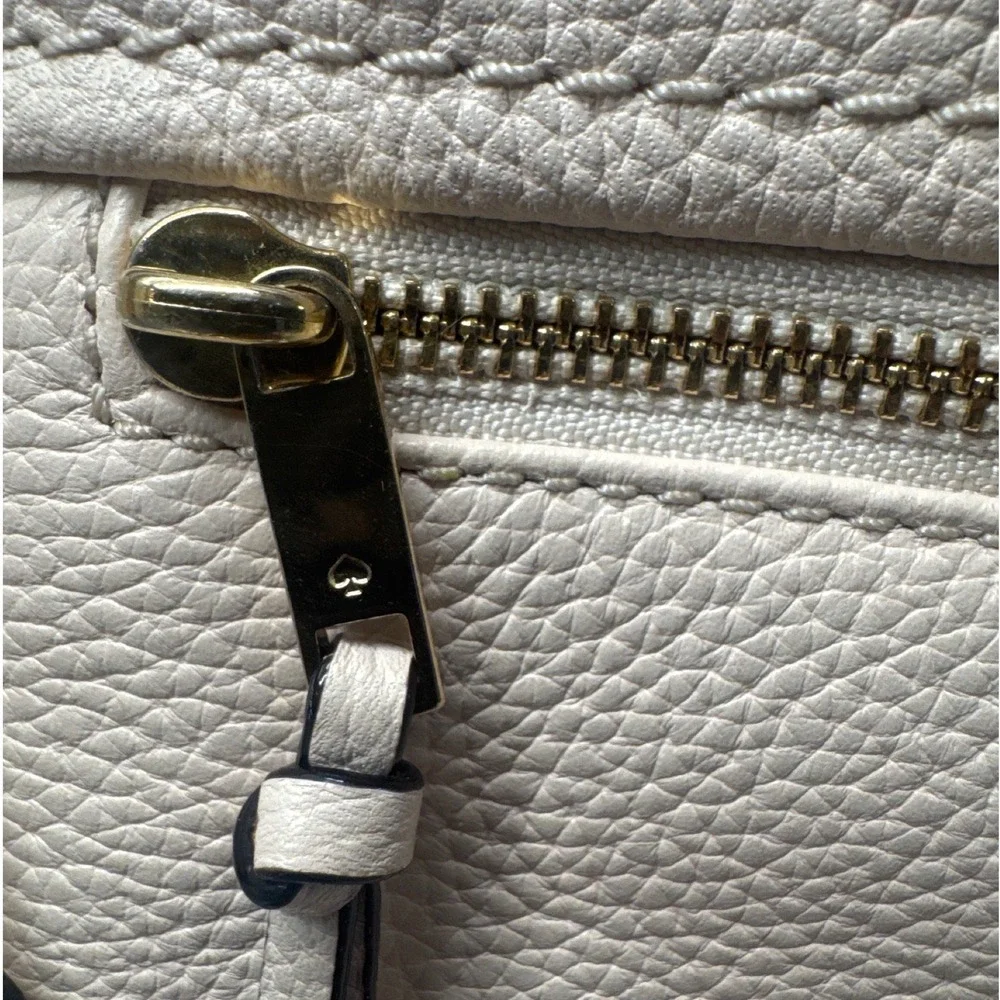 Kate Spade New York Pebbled Leather Crossbody Bag ivory Gold Tone Hardware